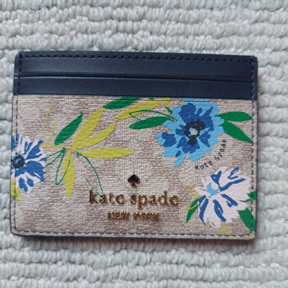Kate Spade Lucy Wristlet & Floral Card Holder - Picture 3 of 16